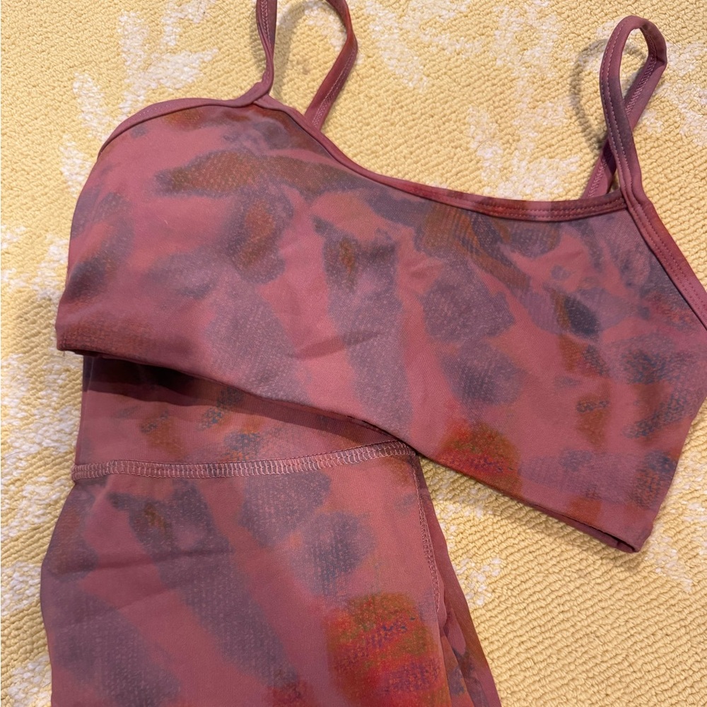 Strut this tie dye set